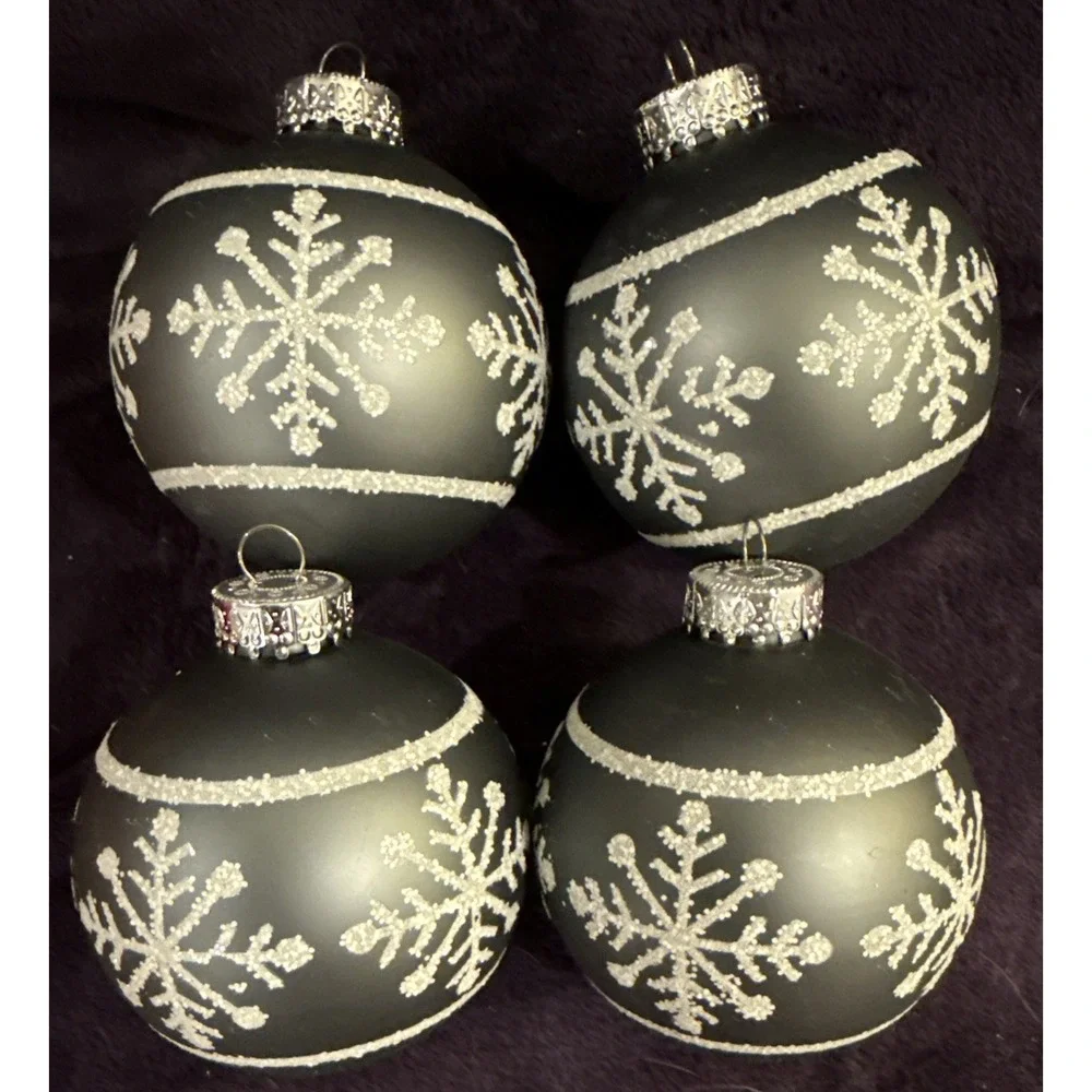 Christmas Silver Glittery White Snowflake Ball Round Glass Ornaments Set Of 4‎
